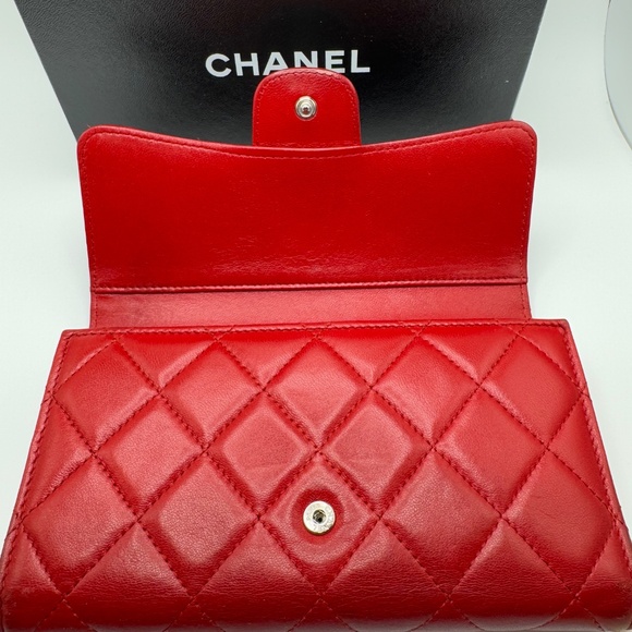 CHANEL QUILTED CAVIAR CLASSIC LONG WALLET - Picture 2 of 11